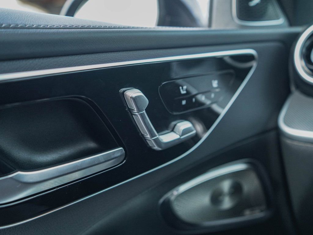 Used 2024 Mercedes-Benz C 300 Sedan image 15