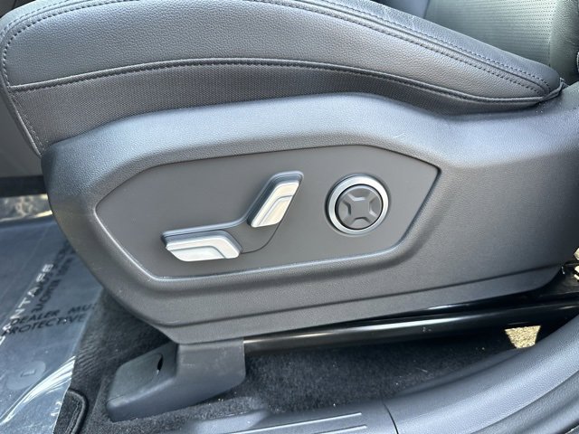 Used 2025 Hyundai Santa Fe Limited image 17