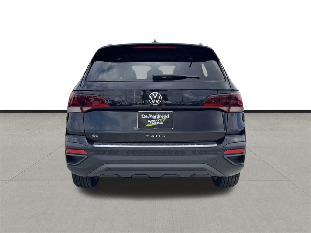 New 2024 Volkswagen Taos SE image 6
