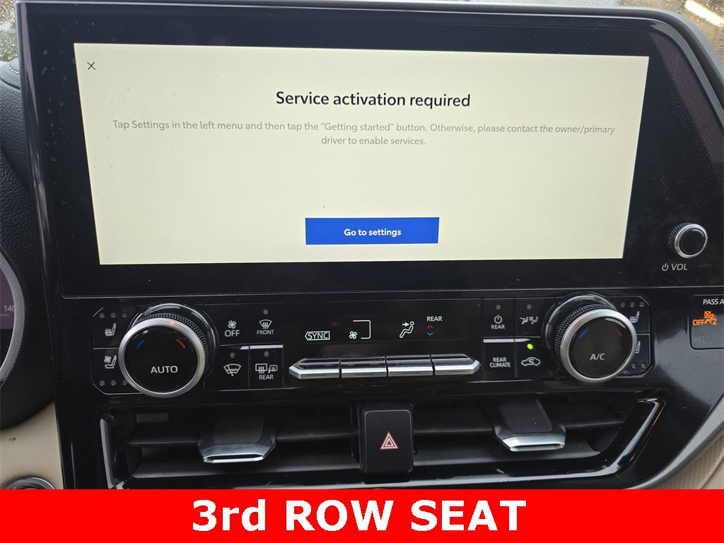 Used 2024 Toyota Highlander Limited image 24