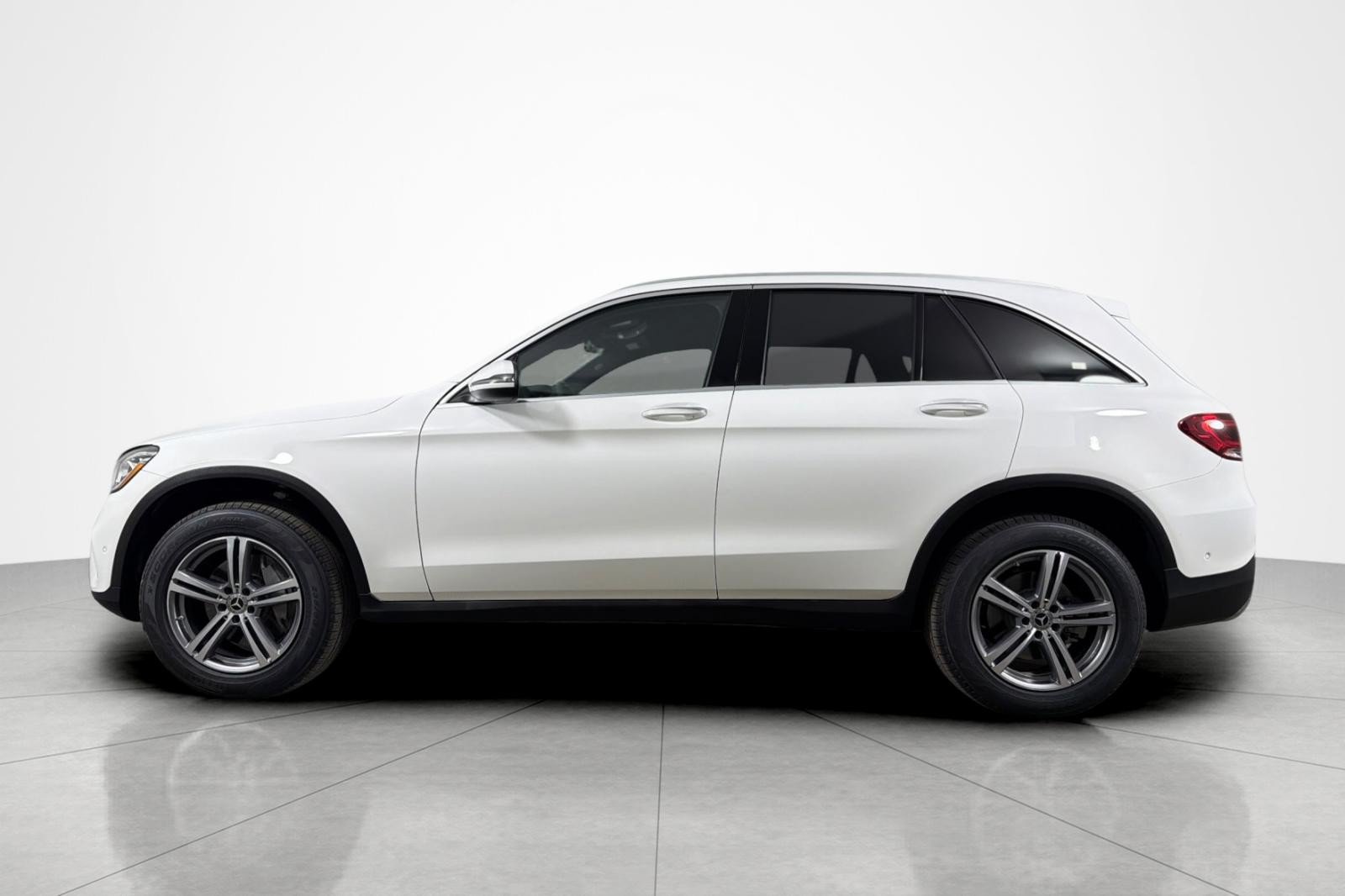 Used 2022 Mercedes-Benz GLC 300 image 2