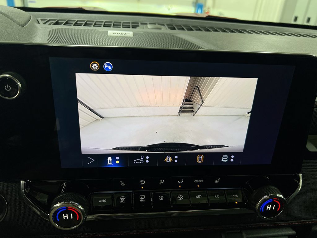 Used 2026 Chevrolet Colorado Z71 w/ Technology Package AWD/4WD image 16