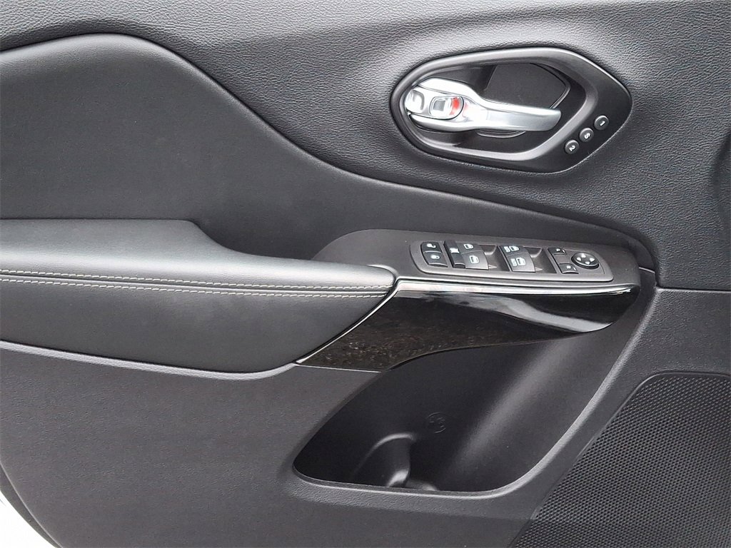 Used 2023 Jeep Cherokee Altitude Lux w/ Lux Elite Package image 13