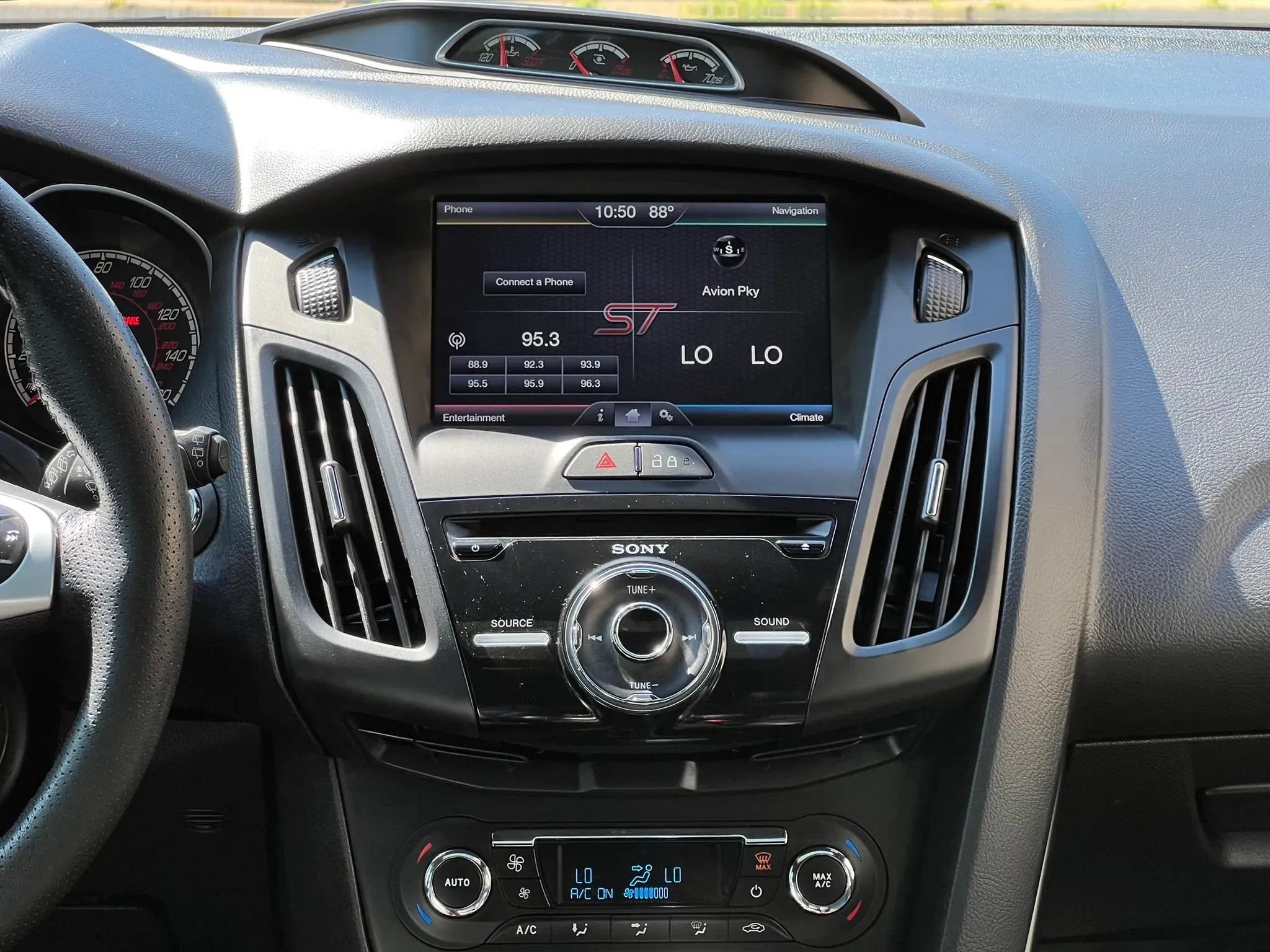 Used 2014 Ford Focus ST w/ Equipment Group 202A FWD image 24