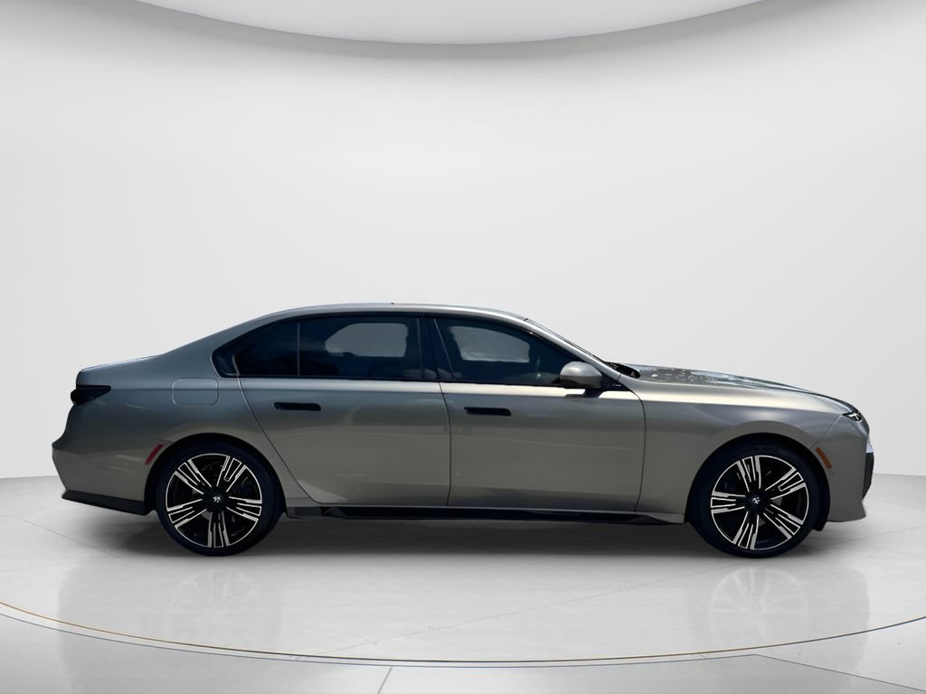 Certified 2023 BMW 740i RWD image 4