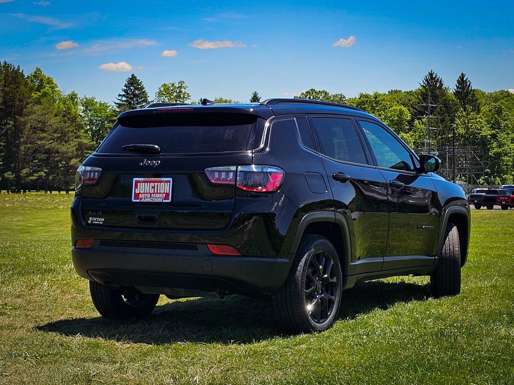 New 2026 Jeep Compass Latitude AWD/4WD image 3