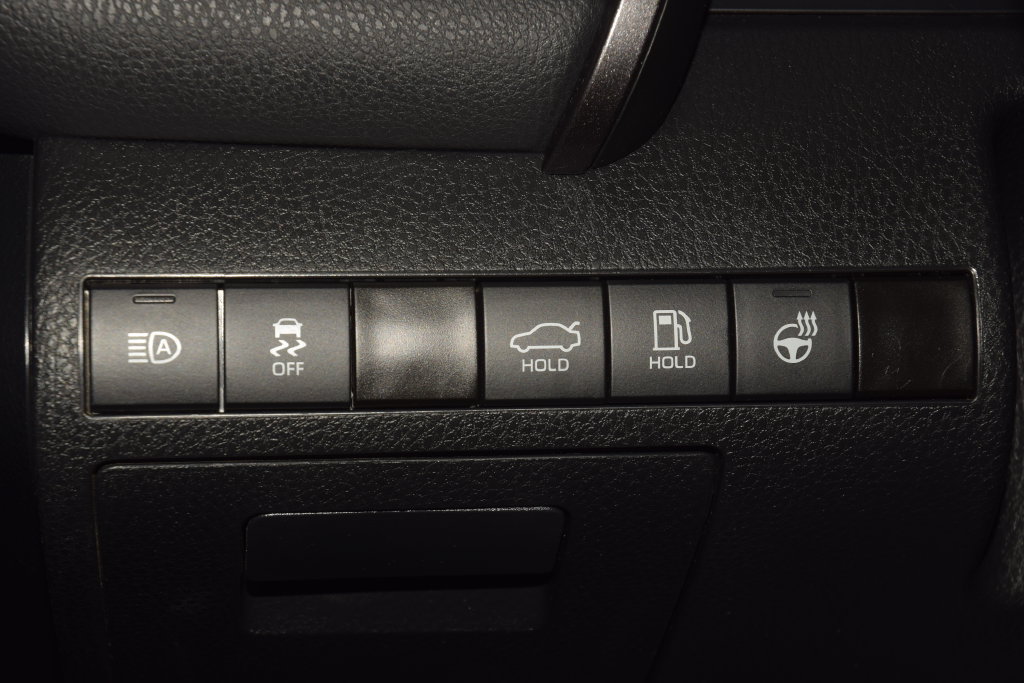 Used 2023 Toyota Camry SE w/ Cold Weather Package FWD image 34