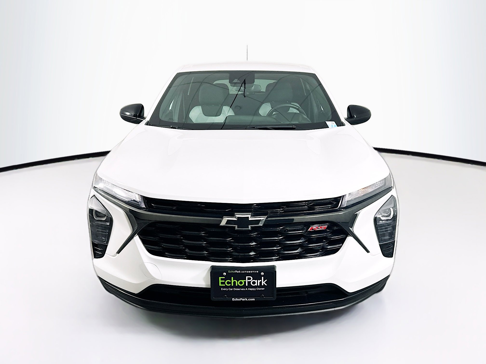 Used 2024 Chevrolet Trax RS image 2