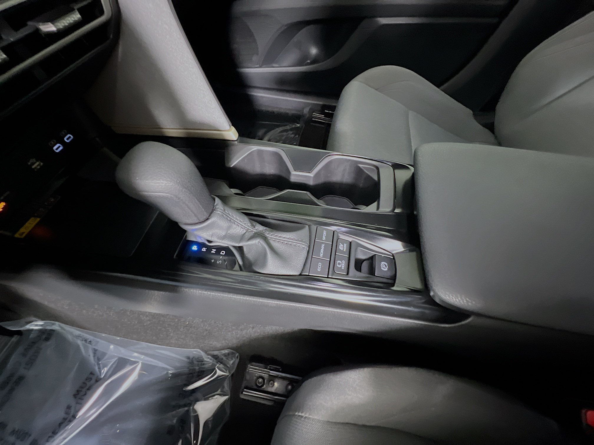 Used 2025 Toyota Camry LE FWD image 25