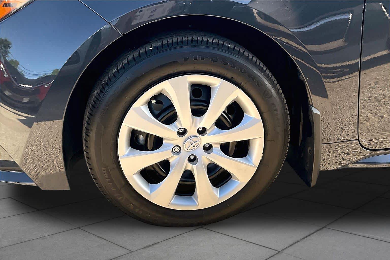 Used 2026 Toyota Corolla LE FWD image 11