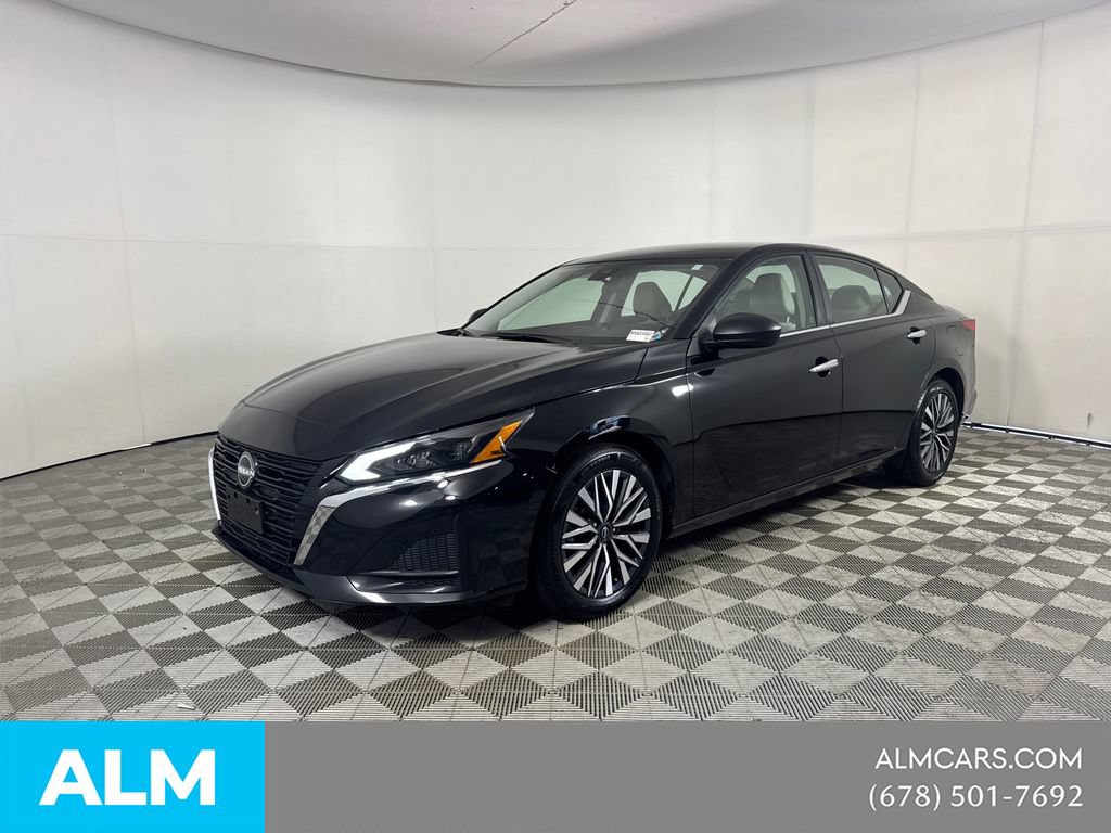 Used 2025 Nissan Altima 2.5 SV FWD image 1