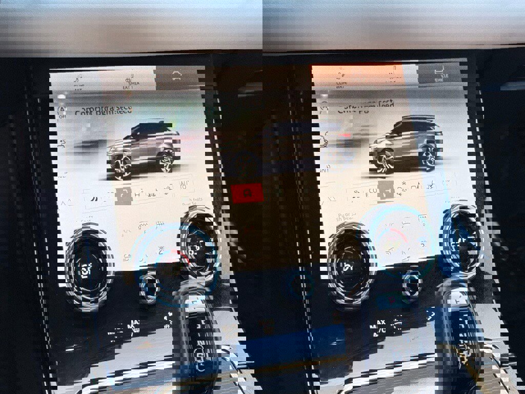 Used 2022 Land Rover Range Rover Evoque R-Dynamic SE image 17