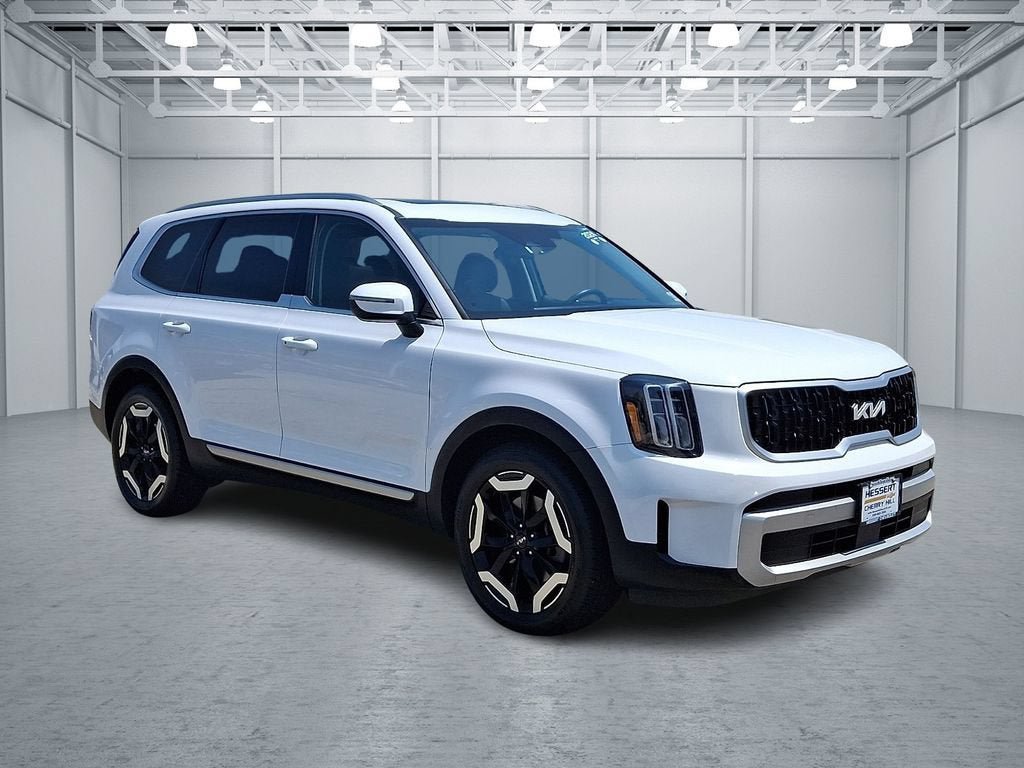 Used 2024 Kia Telluride EX FWD image 4