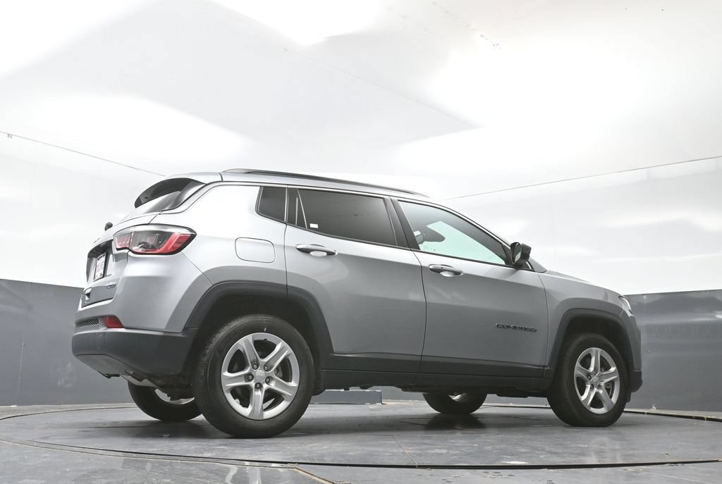 Used 2024 Jeep Compass Latitude AWD/4WD image 49
