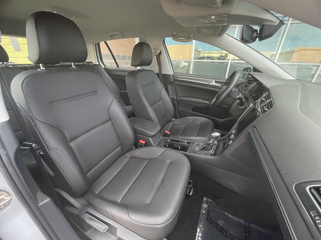 Used 2019 Volkswagen e-Golf SEL Premium image 22