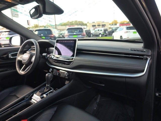 Used 2024 Jeep Compass Limited w/ High Altitude Package image 47