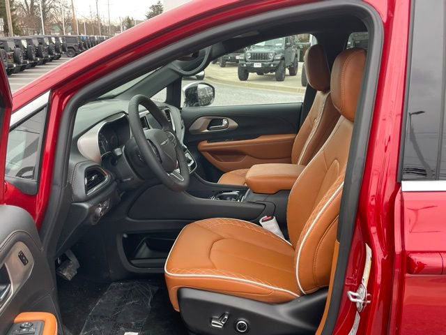 New 2026 Chrysler Pacifica Pinnacle AWD/4WD image 15