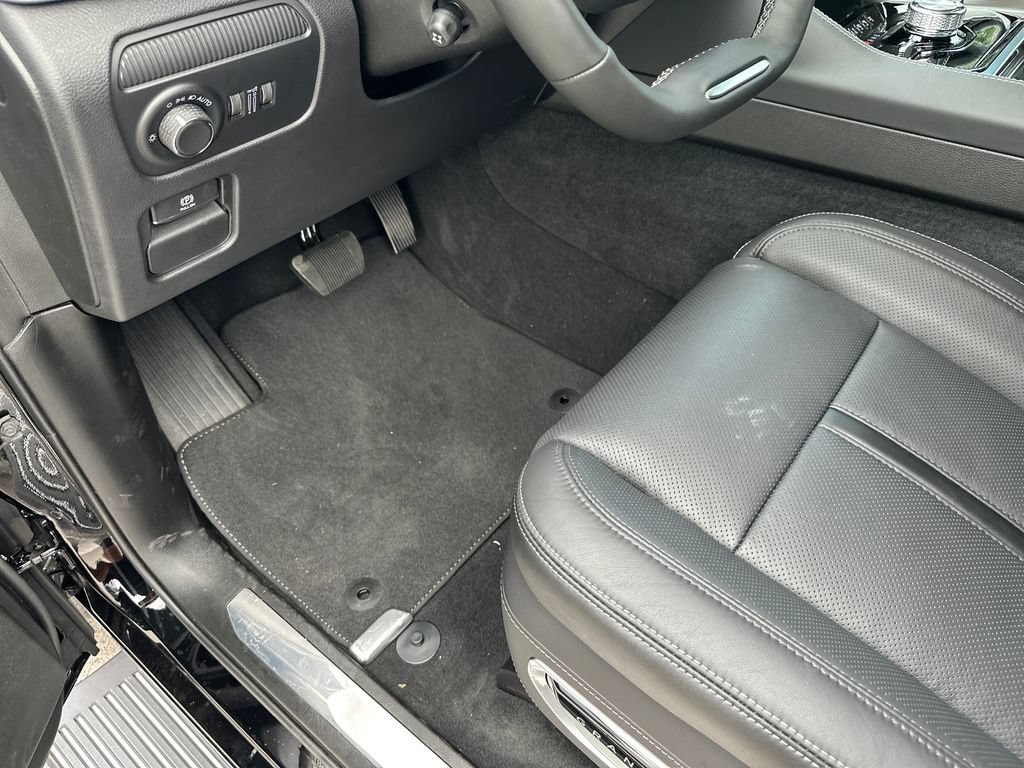 New 2026 Jeep Grand Wagoneer L Summit AWD/4WD image 19