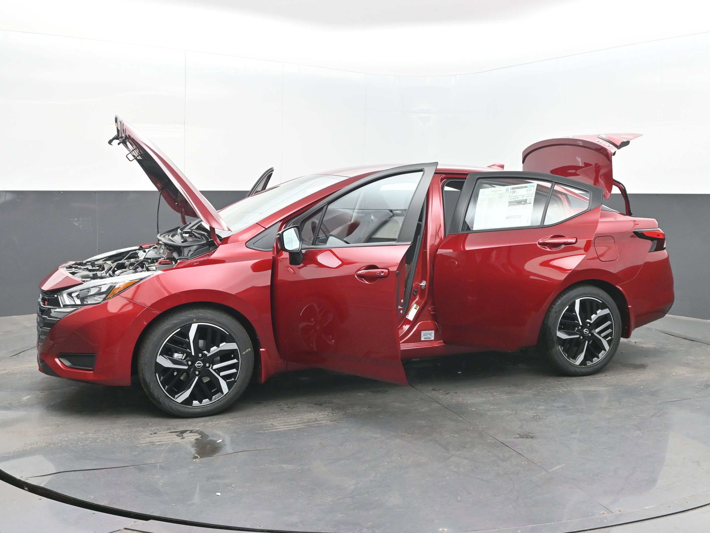 New 2025 Nissan Versa SR w/ Trunk Package image 40