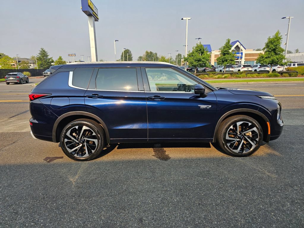 Used 2023 Mitsubishi Outlander SEL 40th Anniversary AWD/4WD image 4