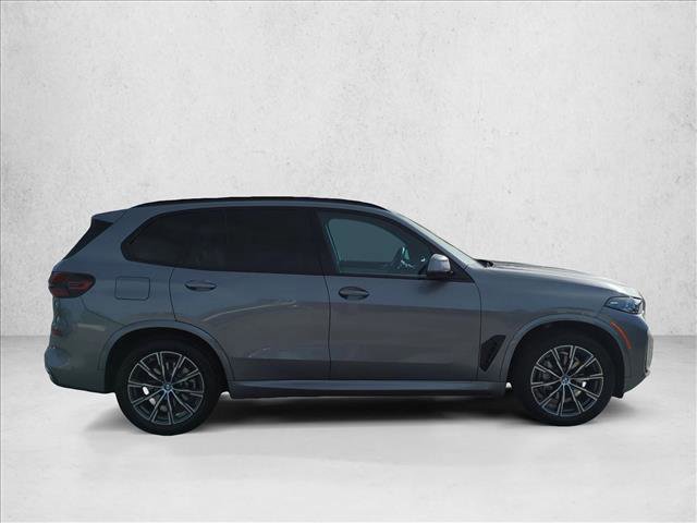 Certified 2026 BMW X5 xDrive40i w/ M Sport Package AWD/4WD image 4
