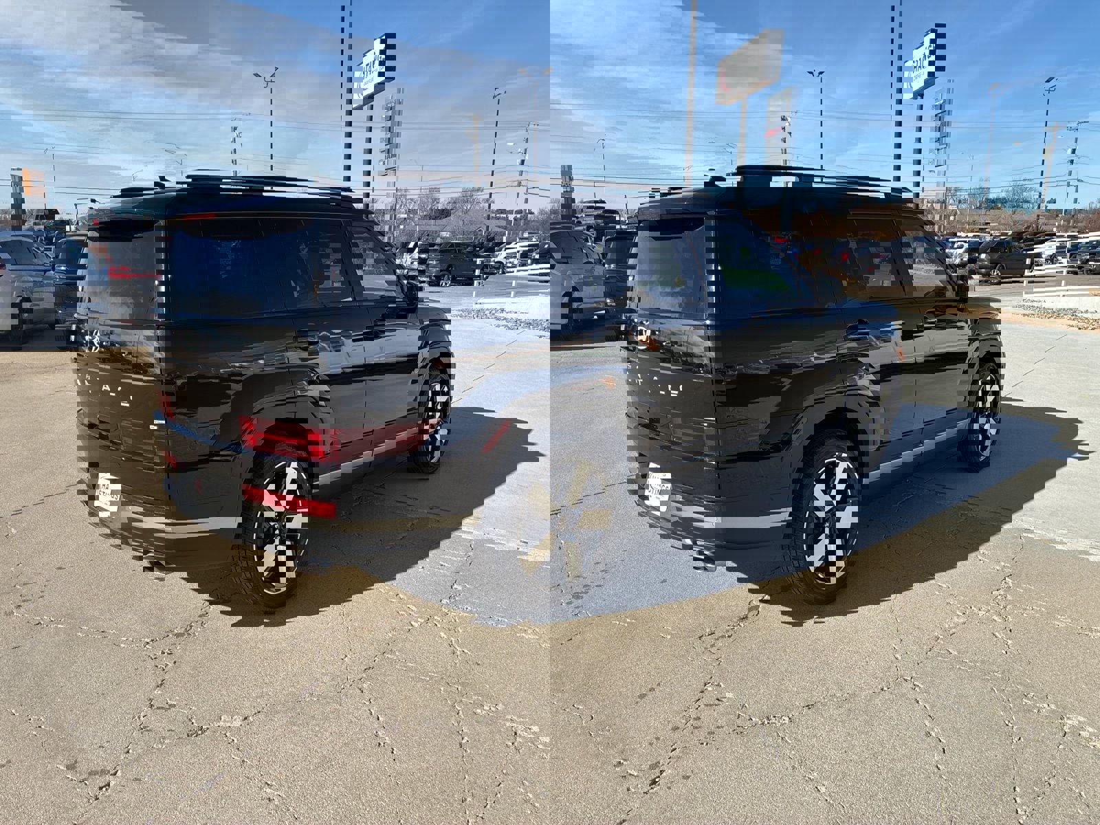 Used 2024 Hyundai Santa Fe Limited image 7