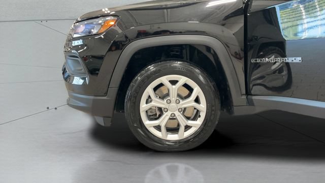 Used 2024 Jeep Compass Latitude AWD/4WD image 21
