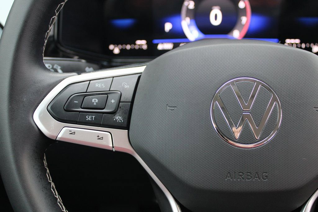 Certified 2025 Volkswagen Taos S image 11