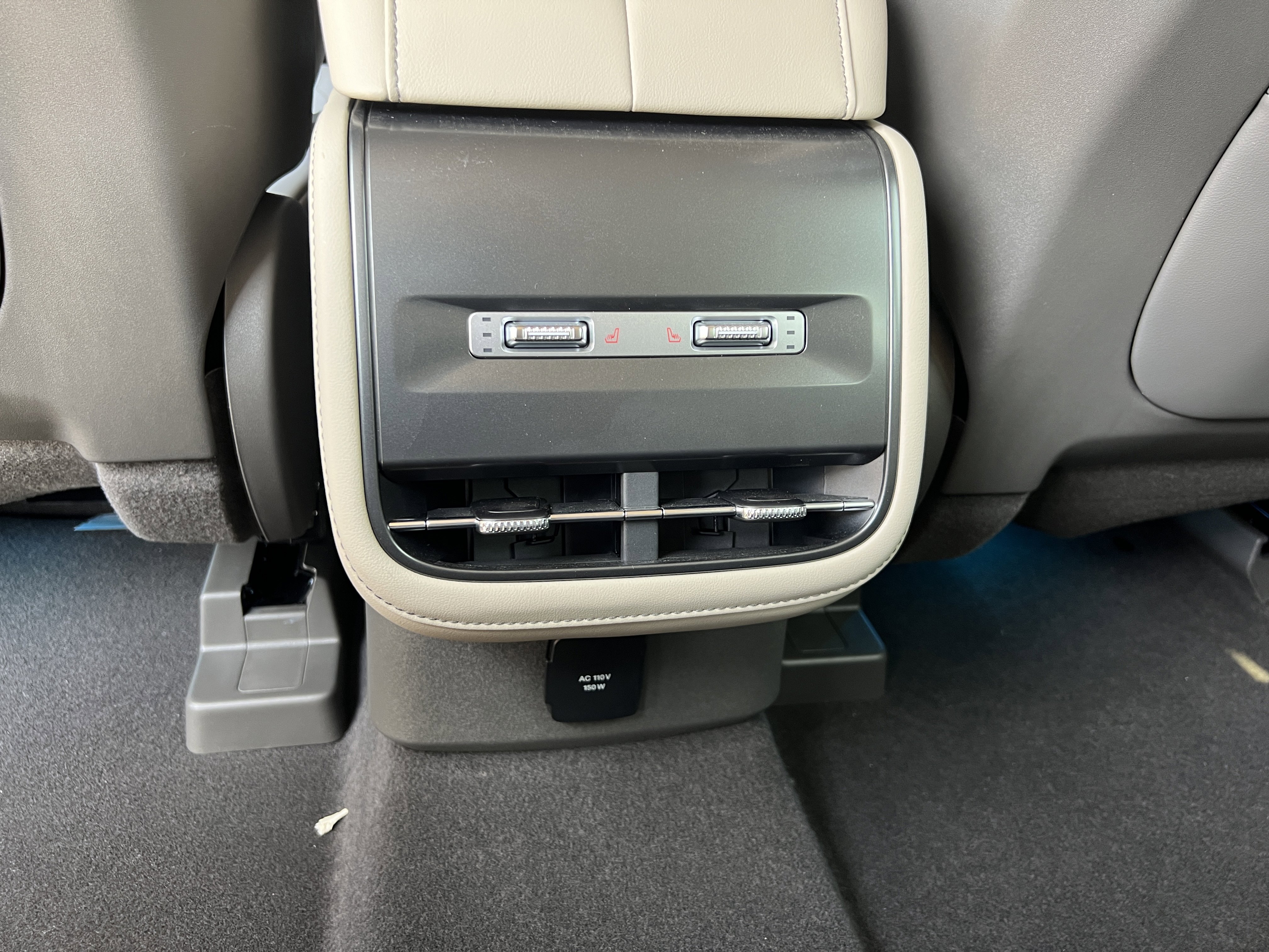 New 2025 Lincoln Nautilus Premier w/ Equipment Group 102A image 28