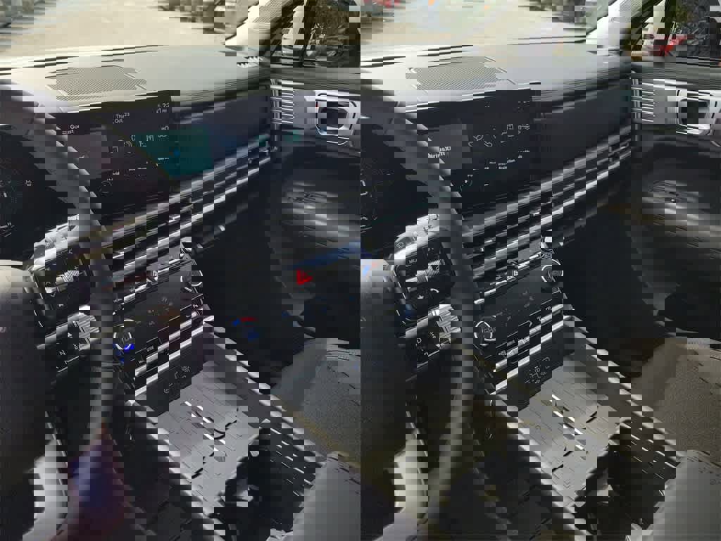 New 2026 Hyundai Santa Fe SE image 32