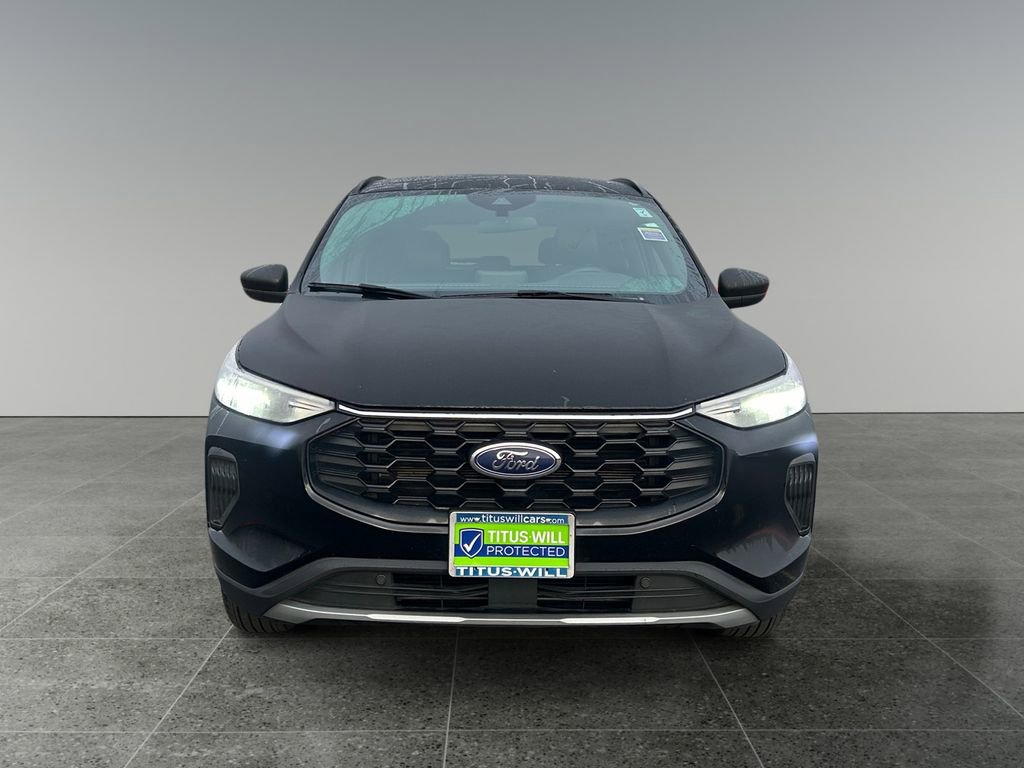 Used 2025 Ford Escape ST-Line AWD/4WD image 2