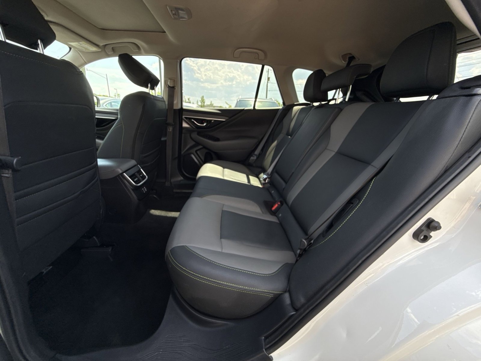 Used 2023 Subaru Outback Onyx Edition AWD/4WD image 25