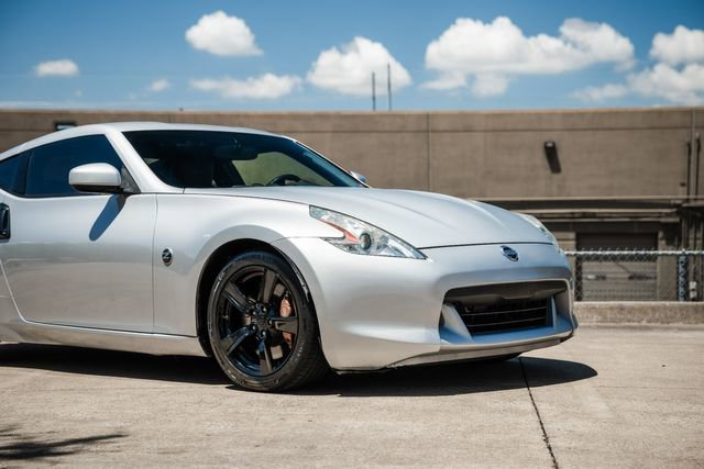 Used 2009 Nissan 370Z Touring w/ Sport Pkg image 34