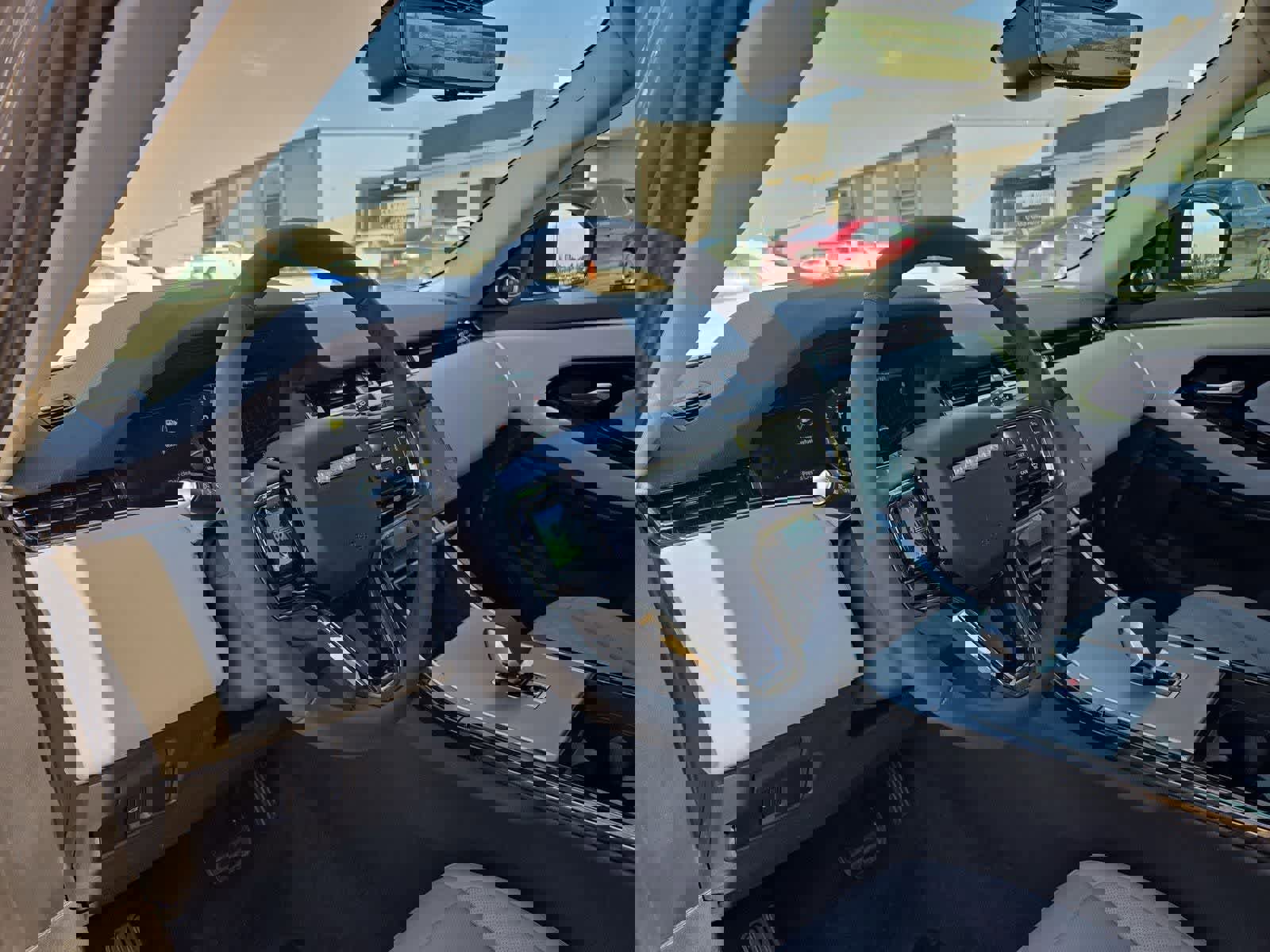 Used 2025 Land Rover Range Rover Evoque S AWD/4WD image 2