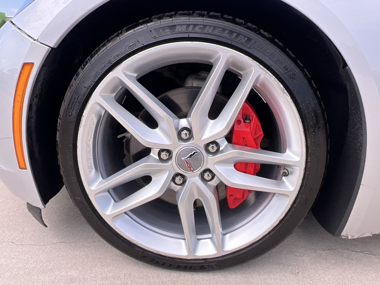 Used 2019 Chevrolet Corvette Stingray Coupe w/ 1LT RWD image 12