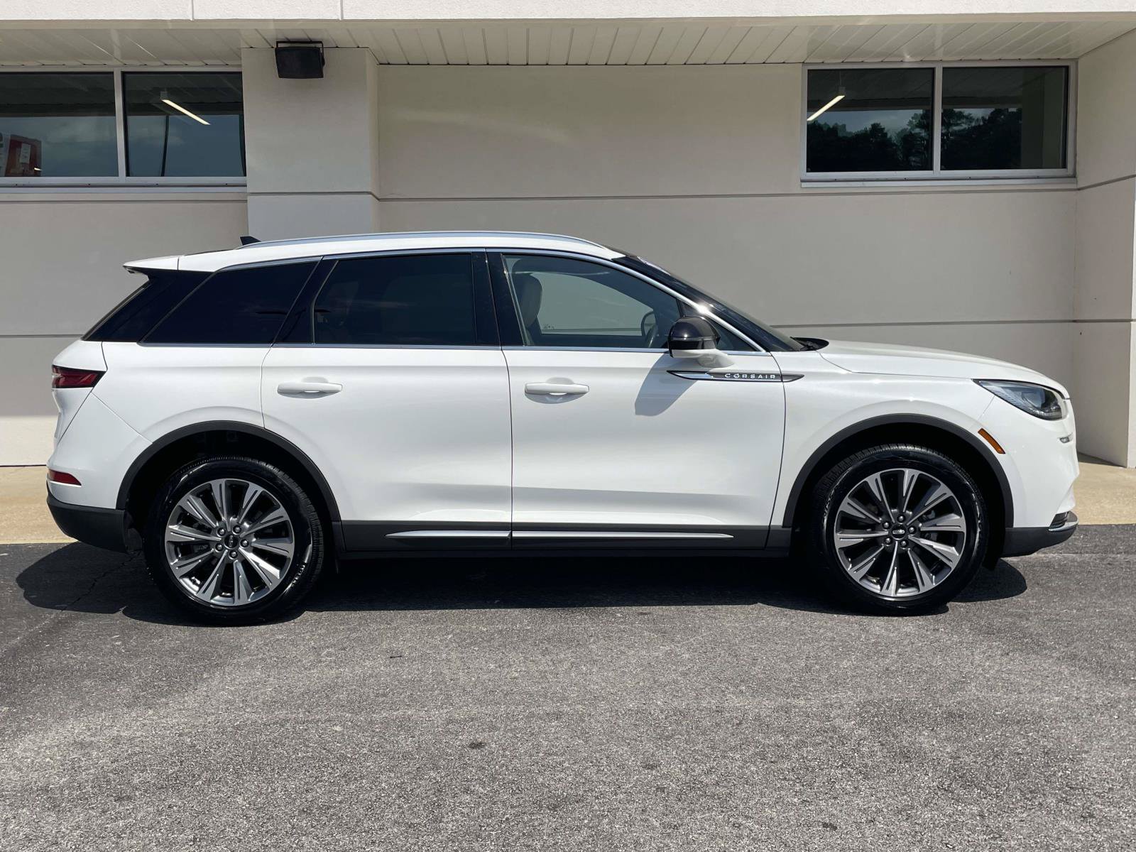 Used 2020 Lincoln Corsair Reserve w/ Elements Package AWD/4WD image 2