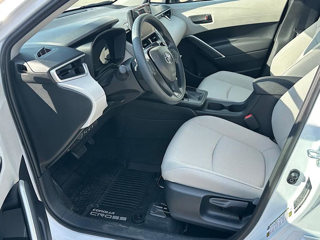 New 2026 Toyota Corolla Cross L image 7