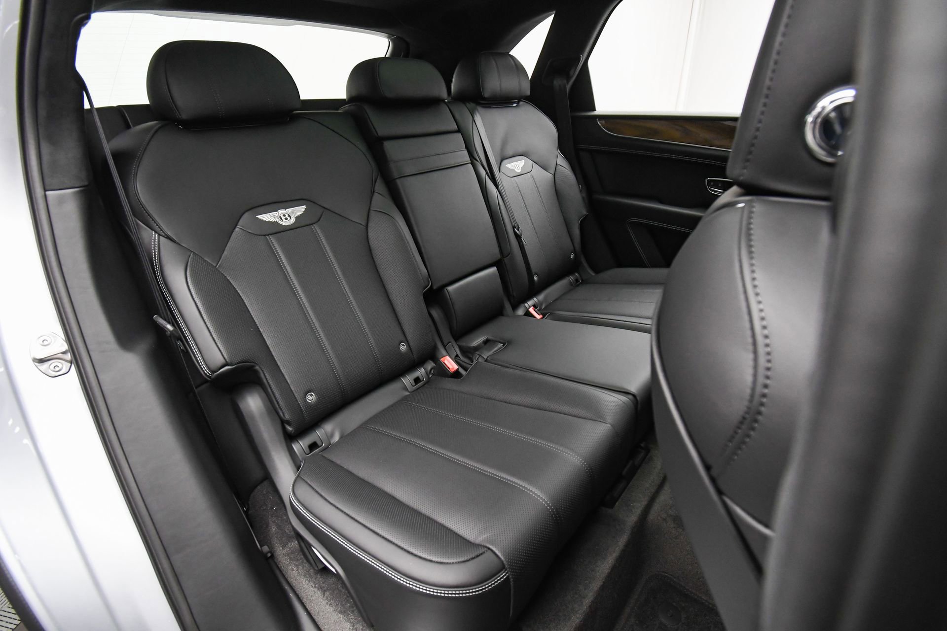 New 2025 Bentley Bentayga image 46