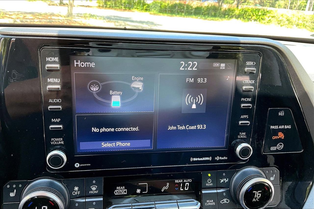 Used 2022 Toyota Highlander XLE image 24