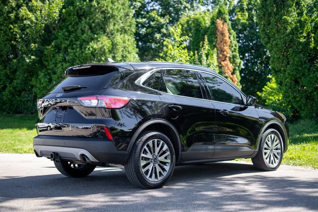 Used 2022 Ford Escape Titanium w/ Class II Trailer Tow Package AWD/4WD image 5