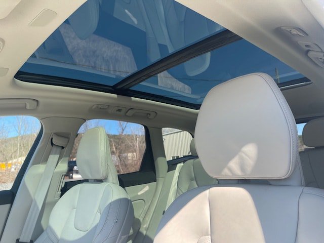 New 2026 Volvo XC60 B5 Ultra w/ Protection Package Premier AWD/4WD image 13