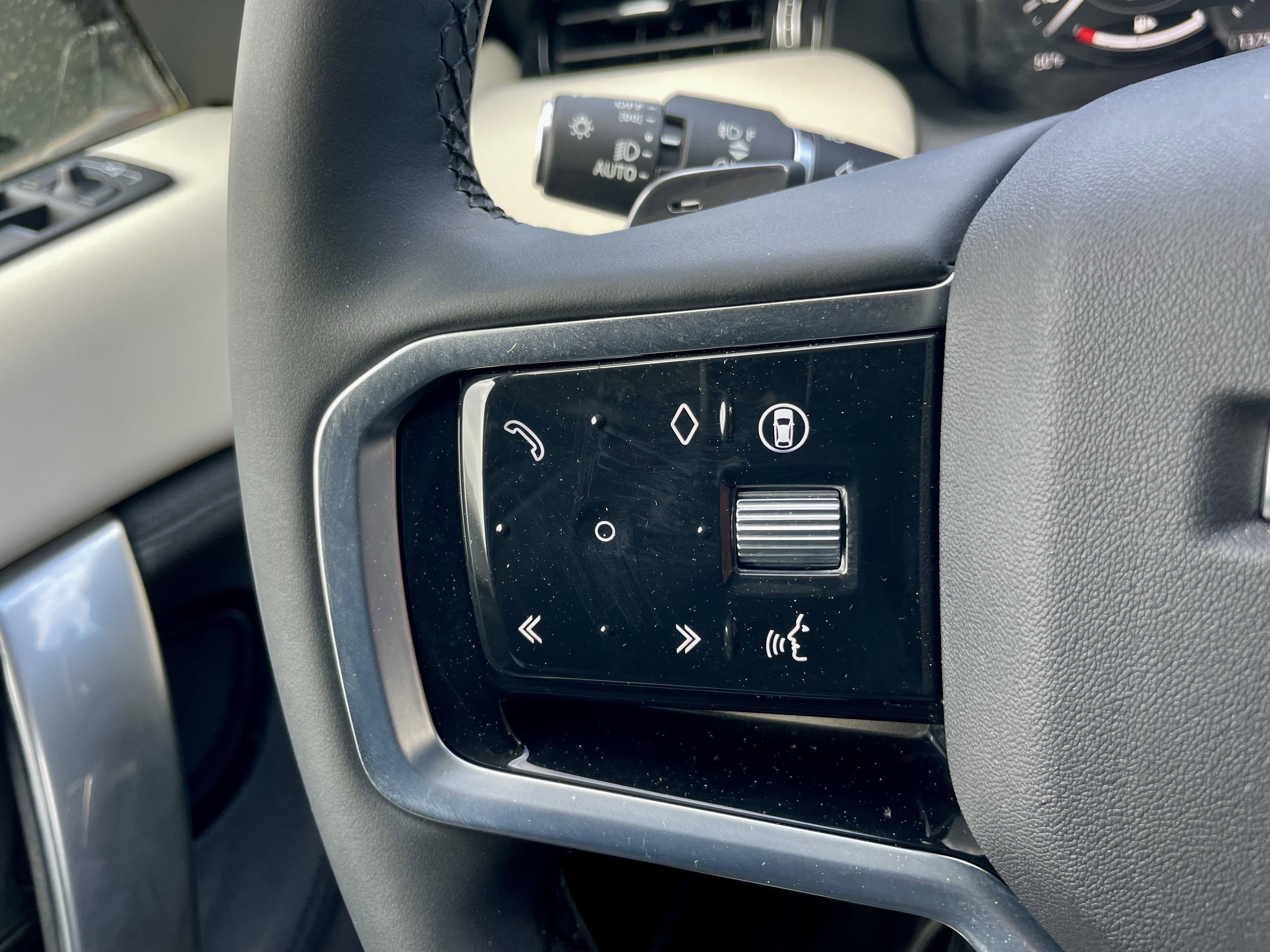 Used 2024 Land Rover Discovery Sport S image 22