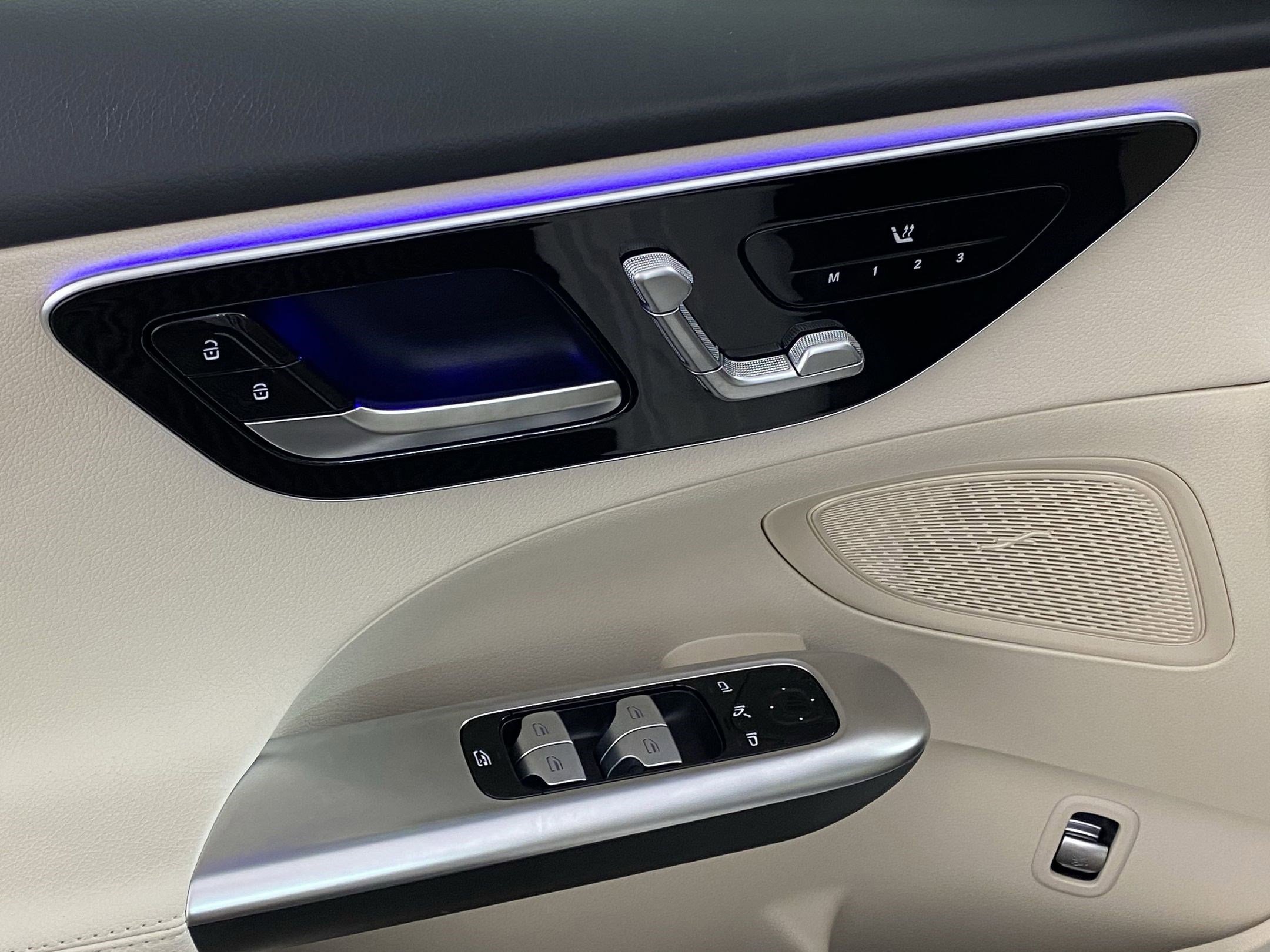 Used 2025 Mercedes-Benz C 300 4MATIC Sedan image 23