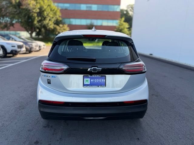 Used 2023 Chevrolet Bolt LT w/ Infotainment Package FWD image 7
