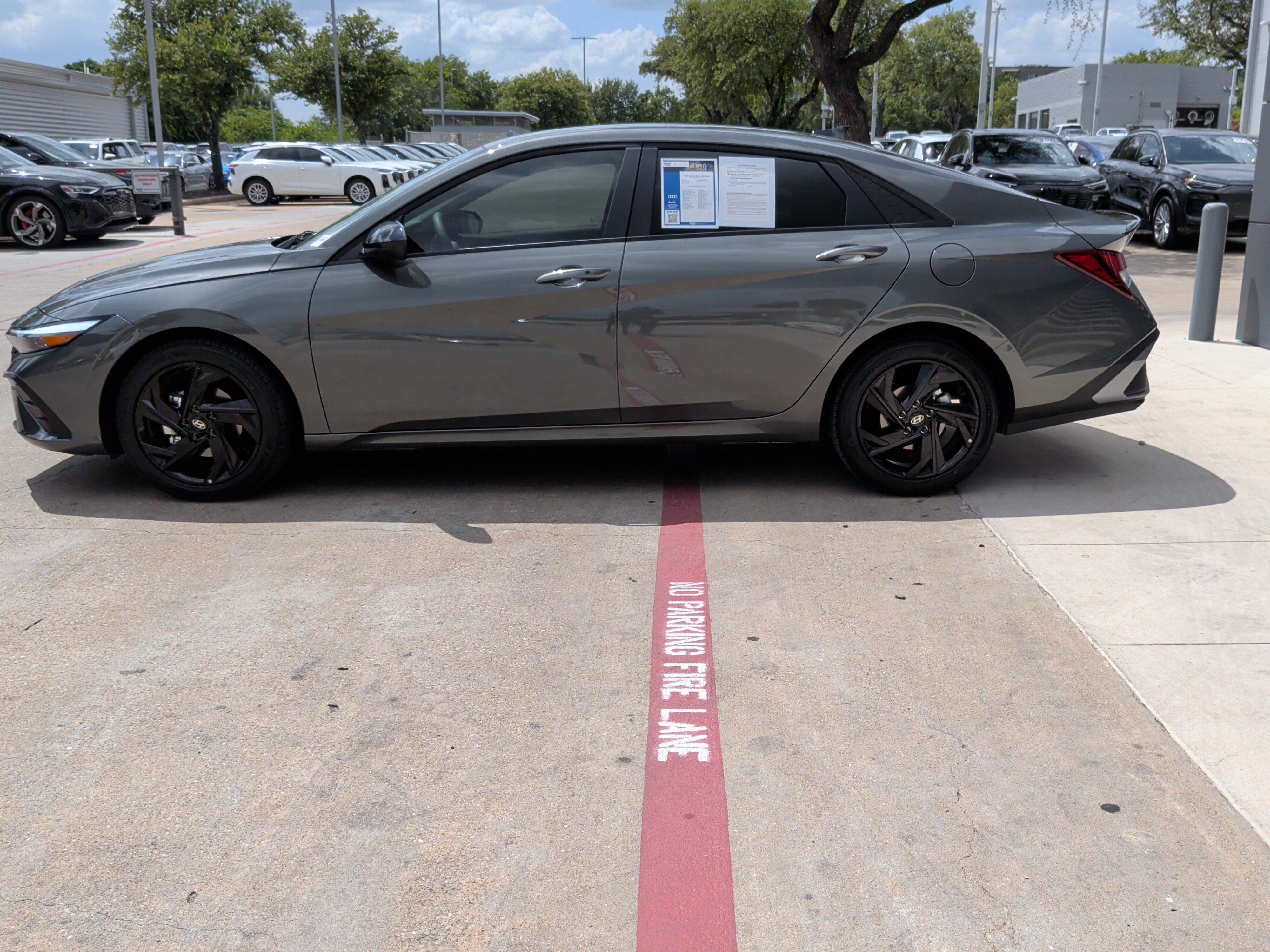 Used 2026 Hyundai Elantra Sport w/ Cargo Package FWD image 7