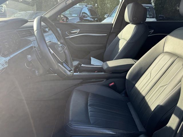 Used 2023 Audi e-tron Premium Plus image 25