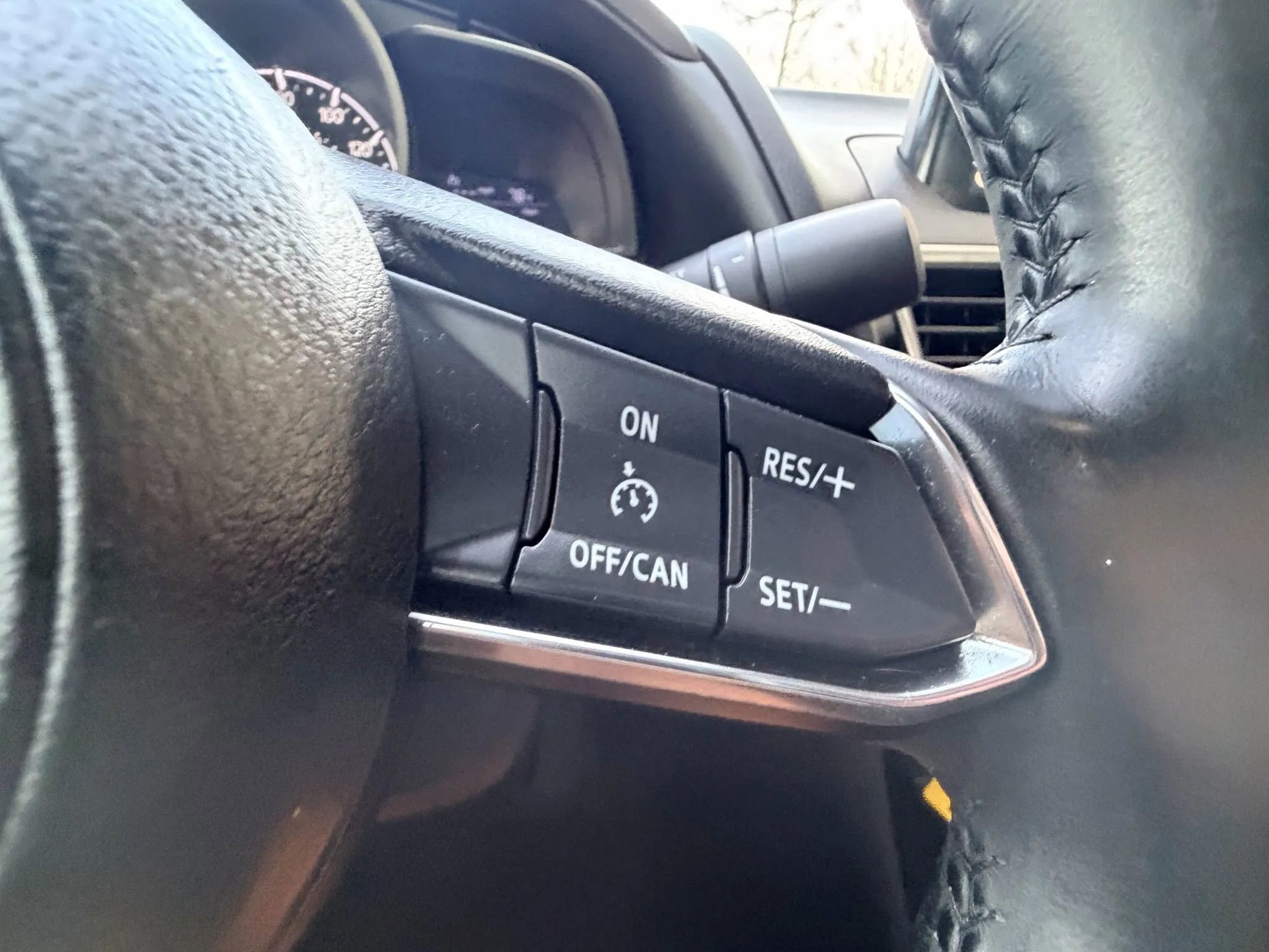 Used 2018 MAZDA MAZDA3 Touring image 11