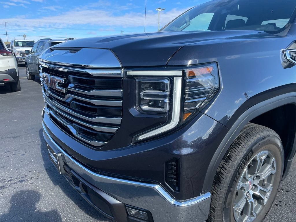 Used 2025 GMC Sierra 1500 SLT AWD/4WD image 34