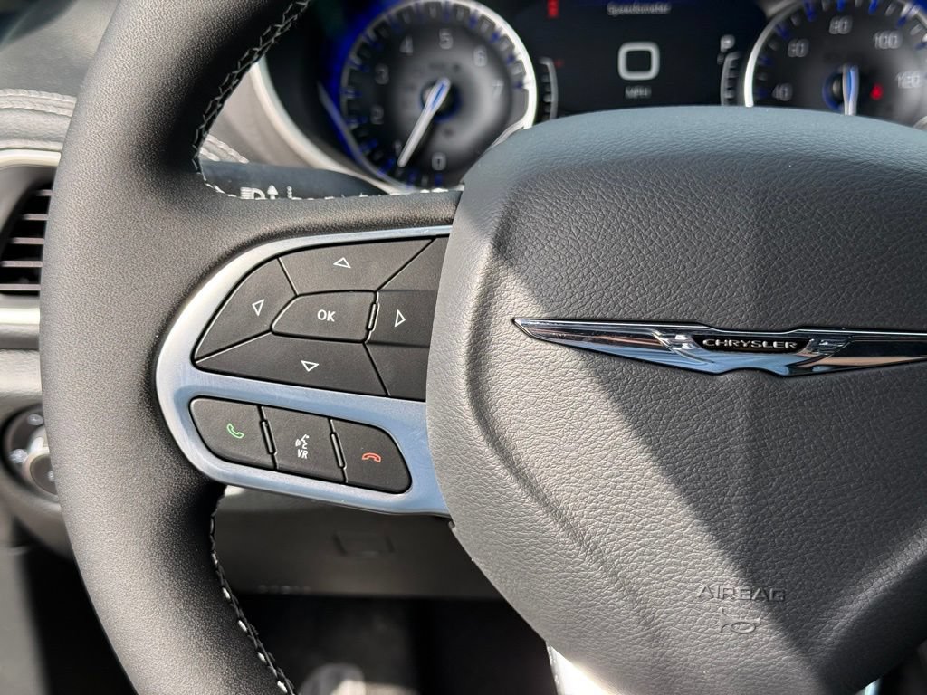New 2026 Chrysler Pacifica Select FWD image 15