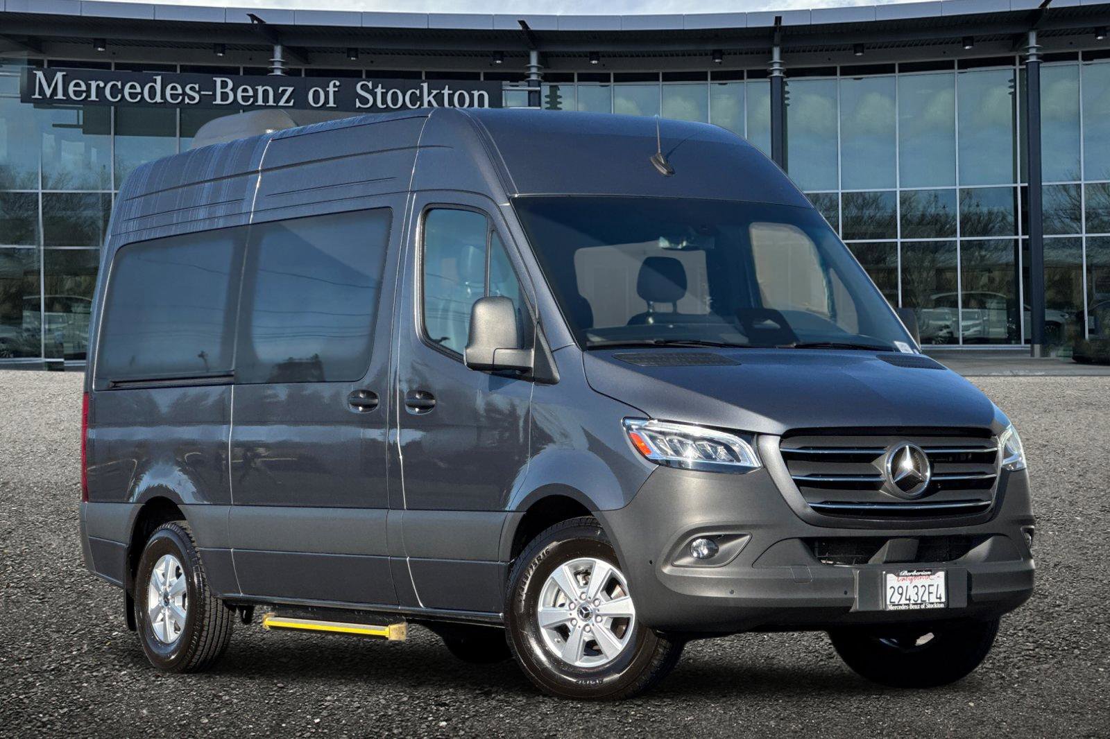 Used 2025 Mercedes-Benz Sprinter 2500 image 2